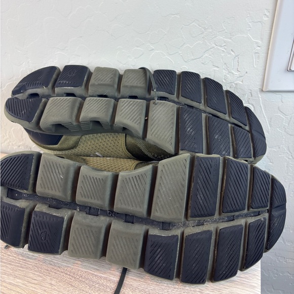 Men’s on cloud size 11.5 running shoes sneakers - Picture 2 of 8